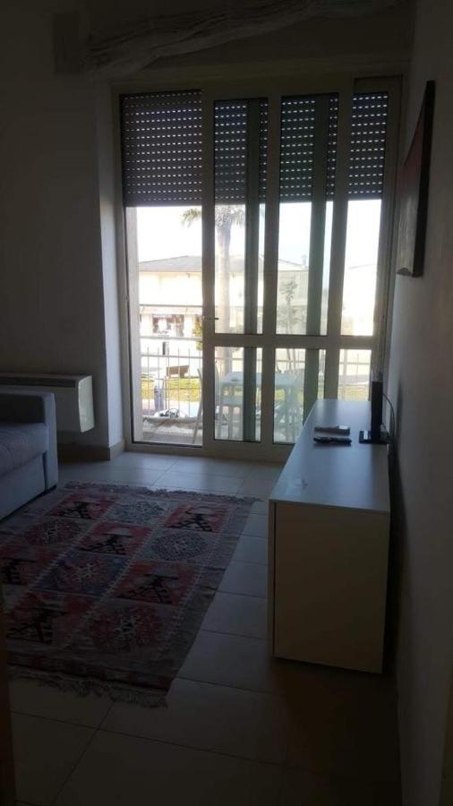 Monolocale Lungomare Viareggio Apartamento Exterior foto